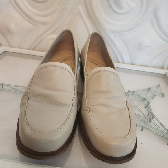 Rockport Cream Leather Loafers. Great Condition. Size 7.5 - Picture 6 of 15